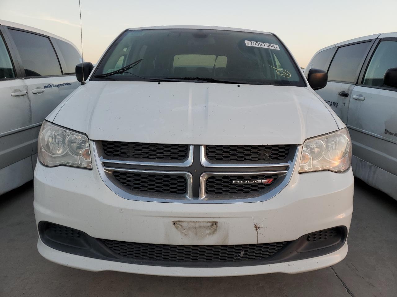2019 Dodge Caravan - Image 5