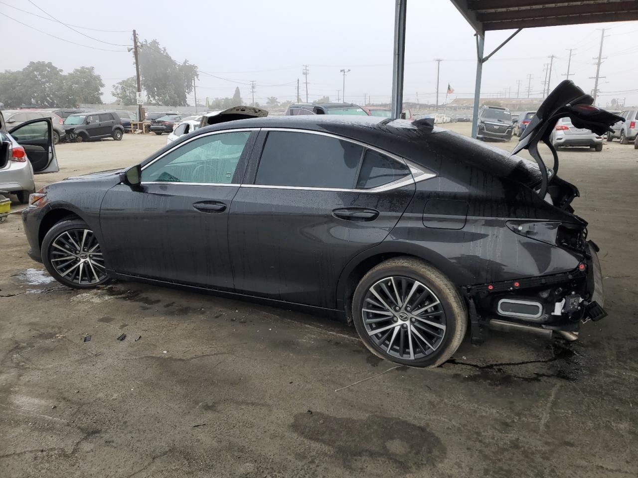 2024 Lexus ES - Image 2