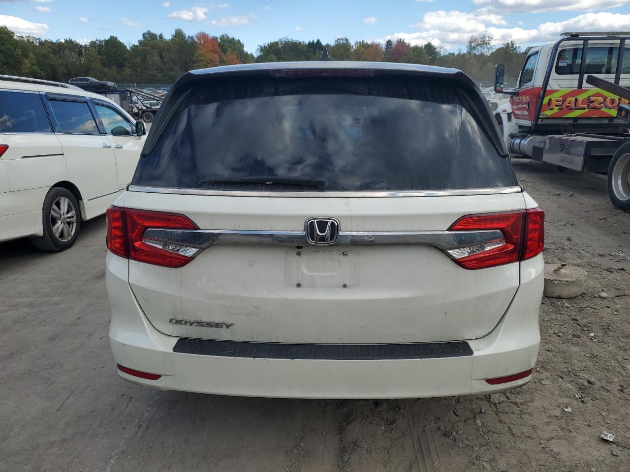 5FNRL6H78JB039621 2018 Honda Odyssey Exl