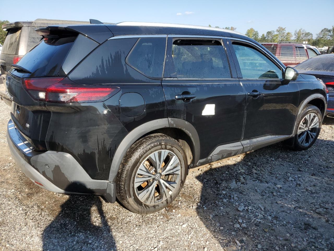 2021 Nissan Rogue - Image 3