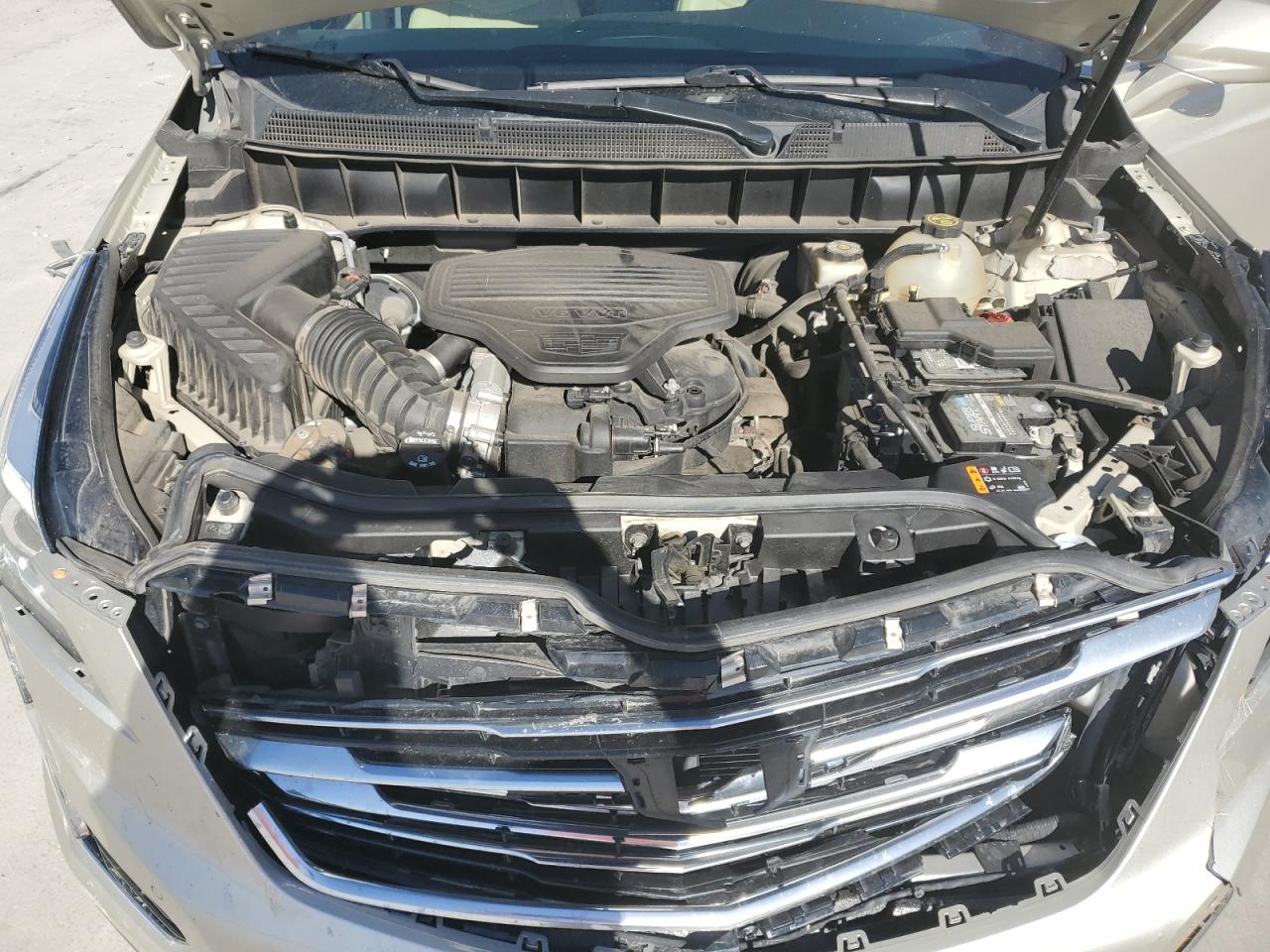 1GYKNDRS8HZ112858 2017 Cadillac Xt5 Luxury