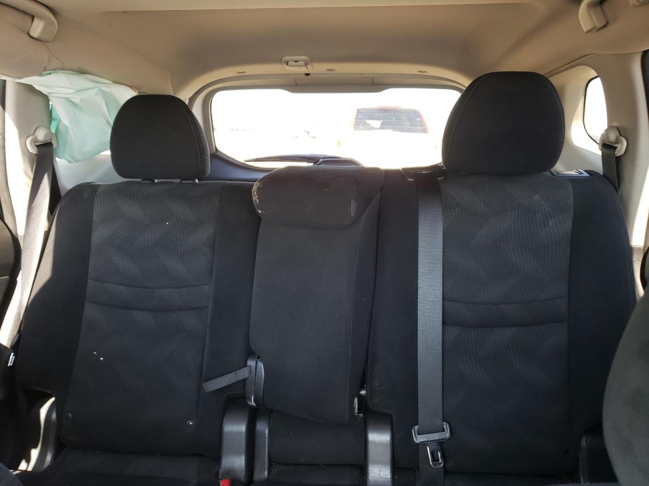 2015 Nissan Rogue - Image 10