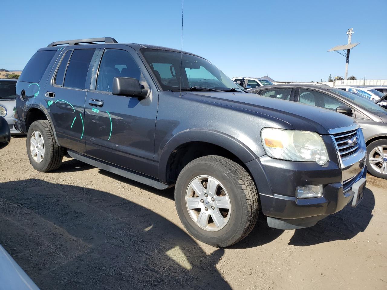 2010 Ford Explorer - Image 4