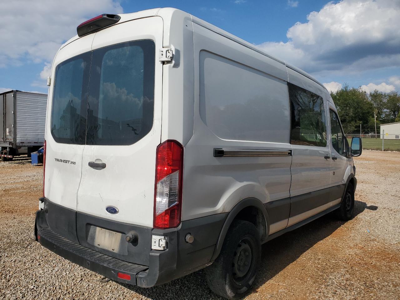 VIN 1FTYR2CM0KKB55948 2019 FORD TRANSIT no.3