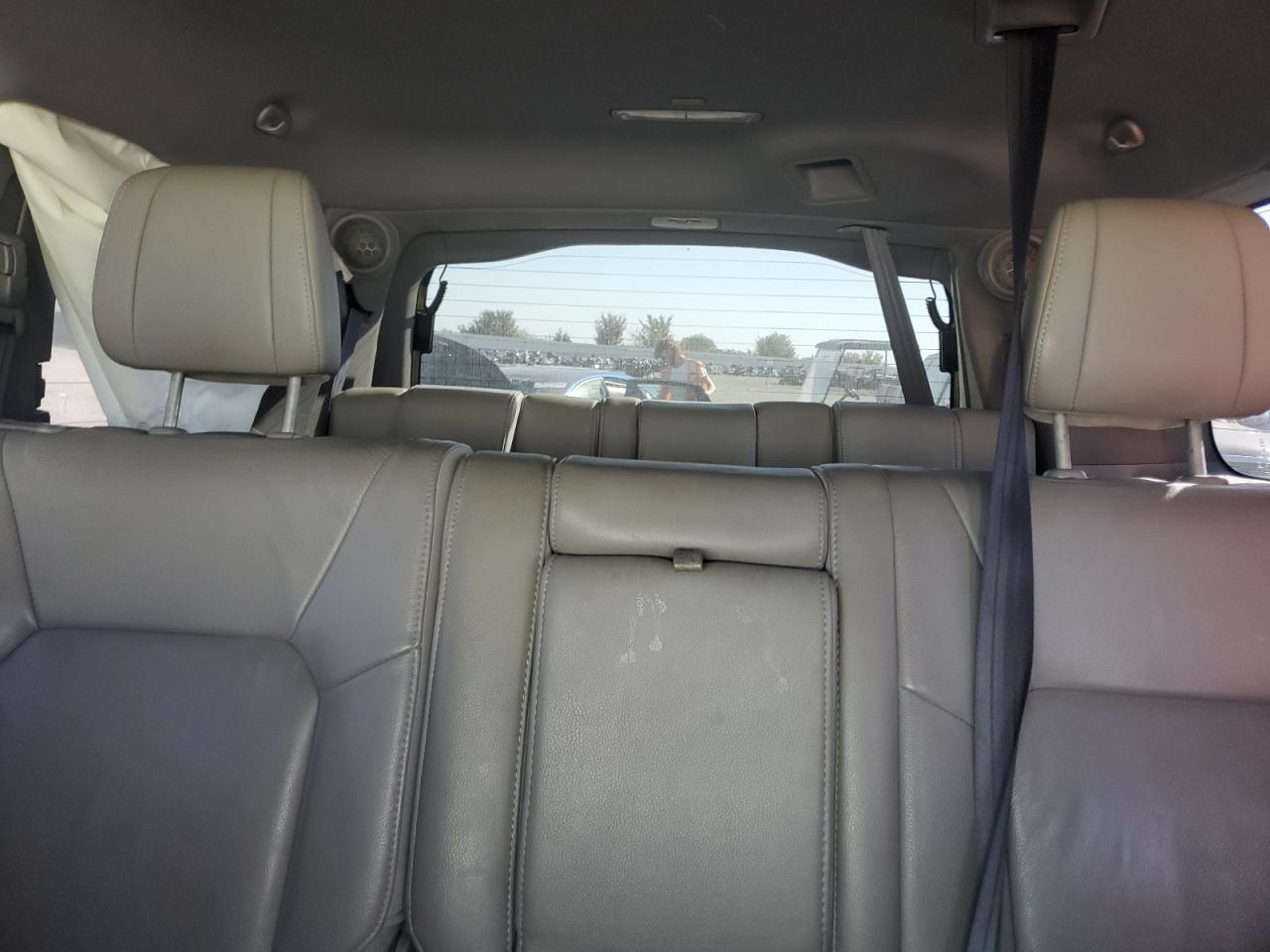 2015 Honda Pilot - Image 10