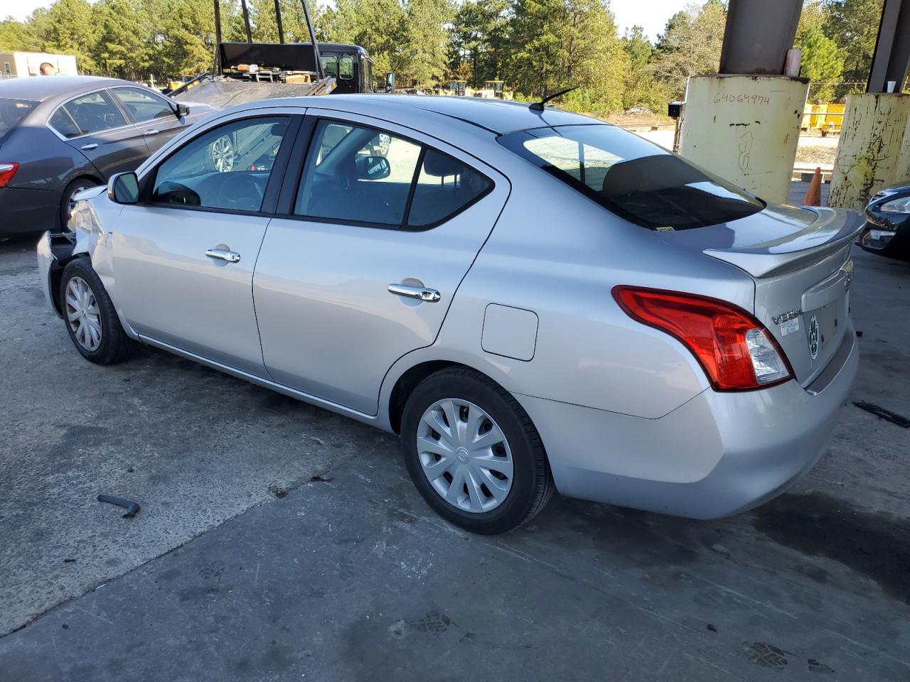 2013 Nissan Versa - Image 2