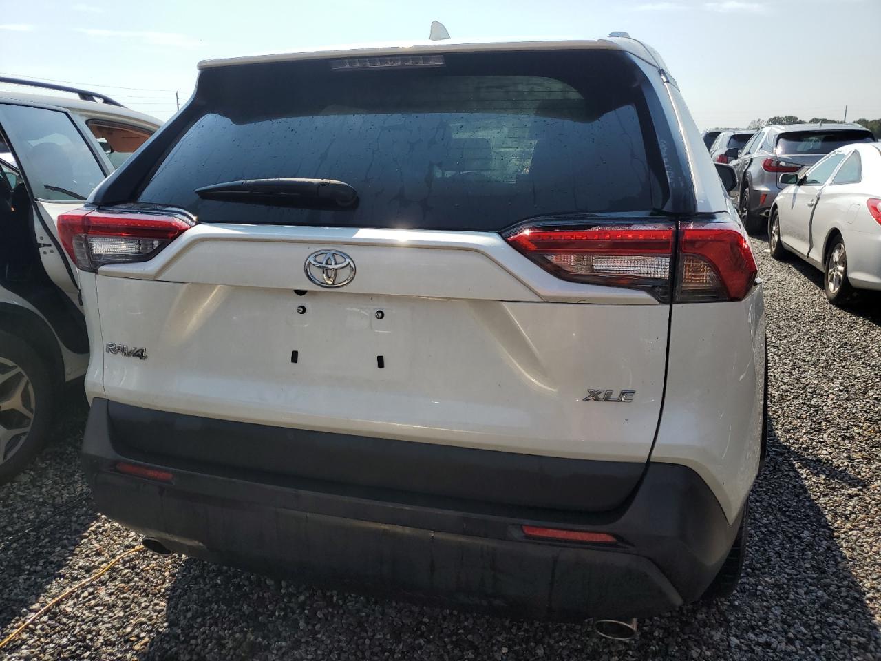 2021 Toyota RAV 4 - Image 6