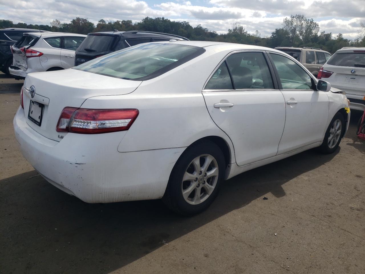 2011 Toyota Camry - Image 3