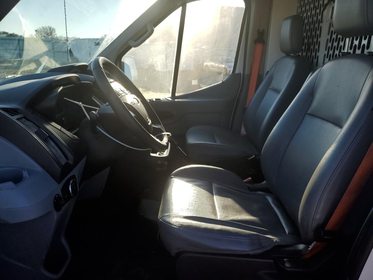 1FTYE2CM2KKB67692 2019 Ford Transit T-150