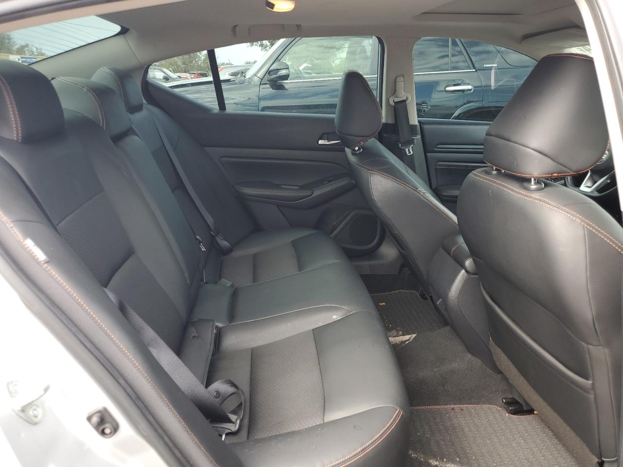 2020 Nissan Altima - Image 10