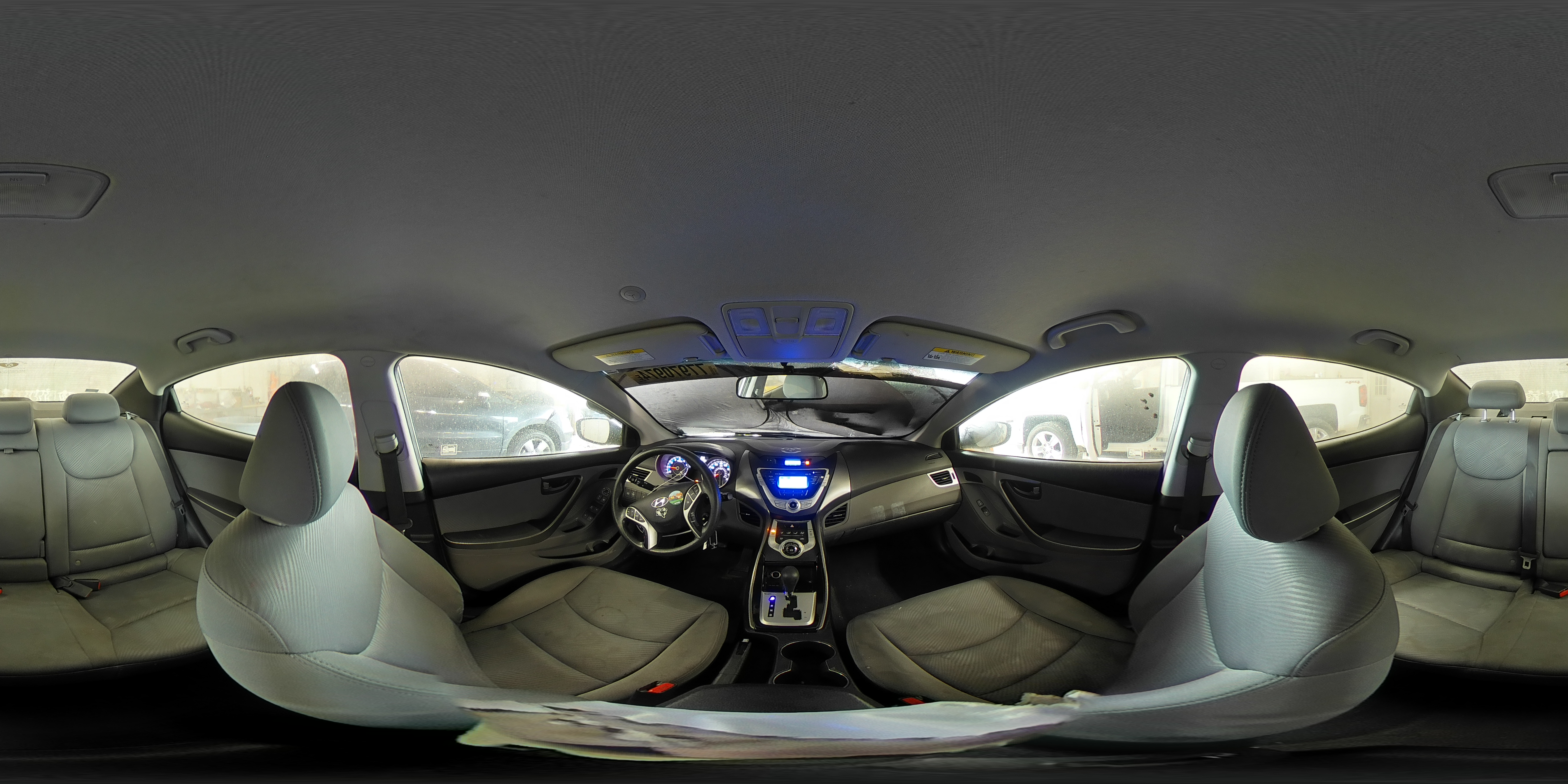 2012 Hyundai Elantra - Image 15