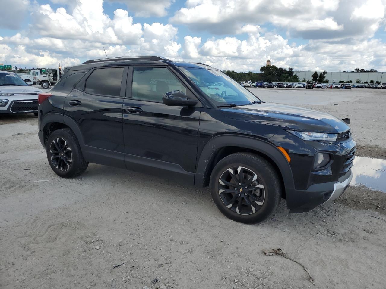 2022 Chevrolet TrailBlazer - Image 4