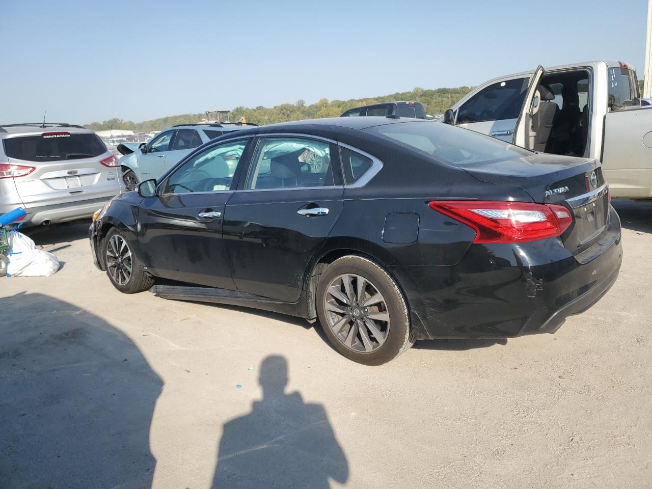 2017 Nissan Altima - Image 2