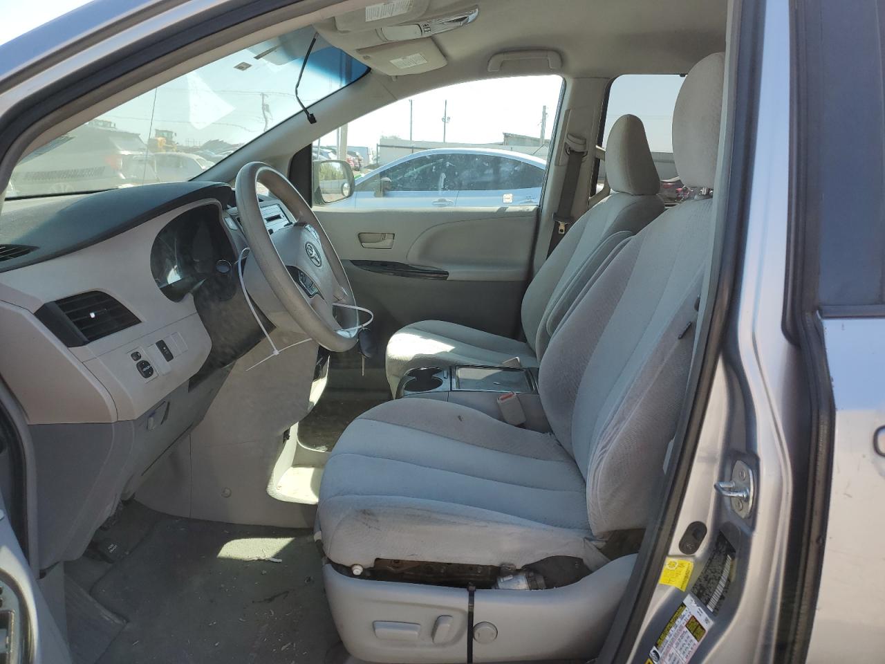 5TDKK3DC0CS200547 2012 Toyota Sienna Le