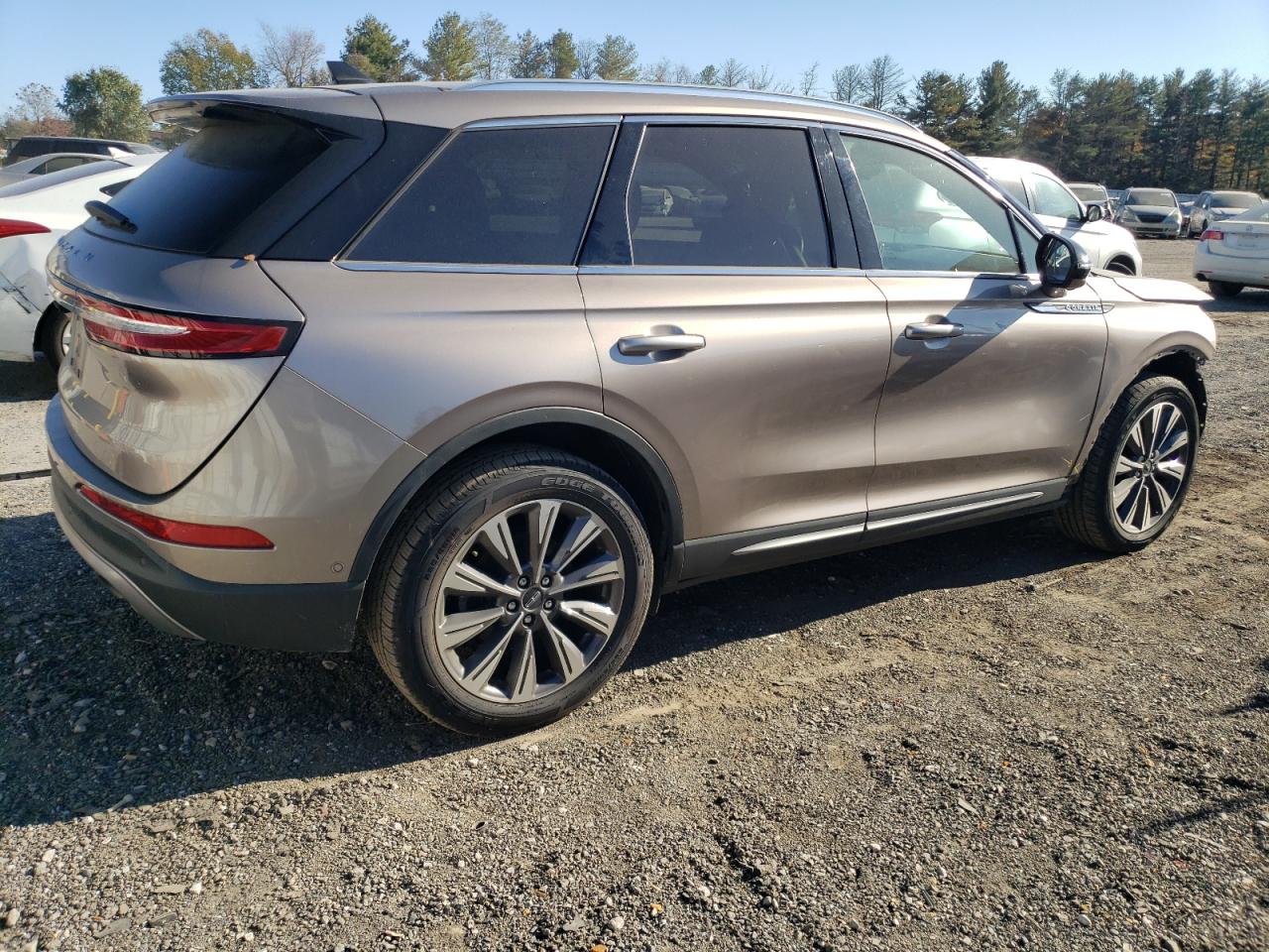 2021 Lincoln Corsair - Image 3