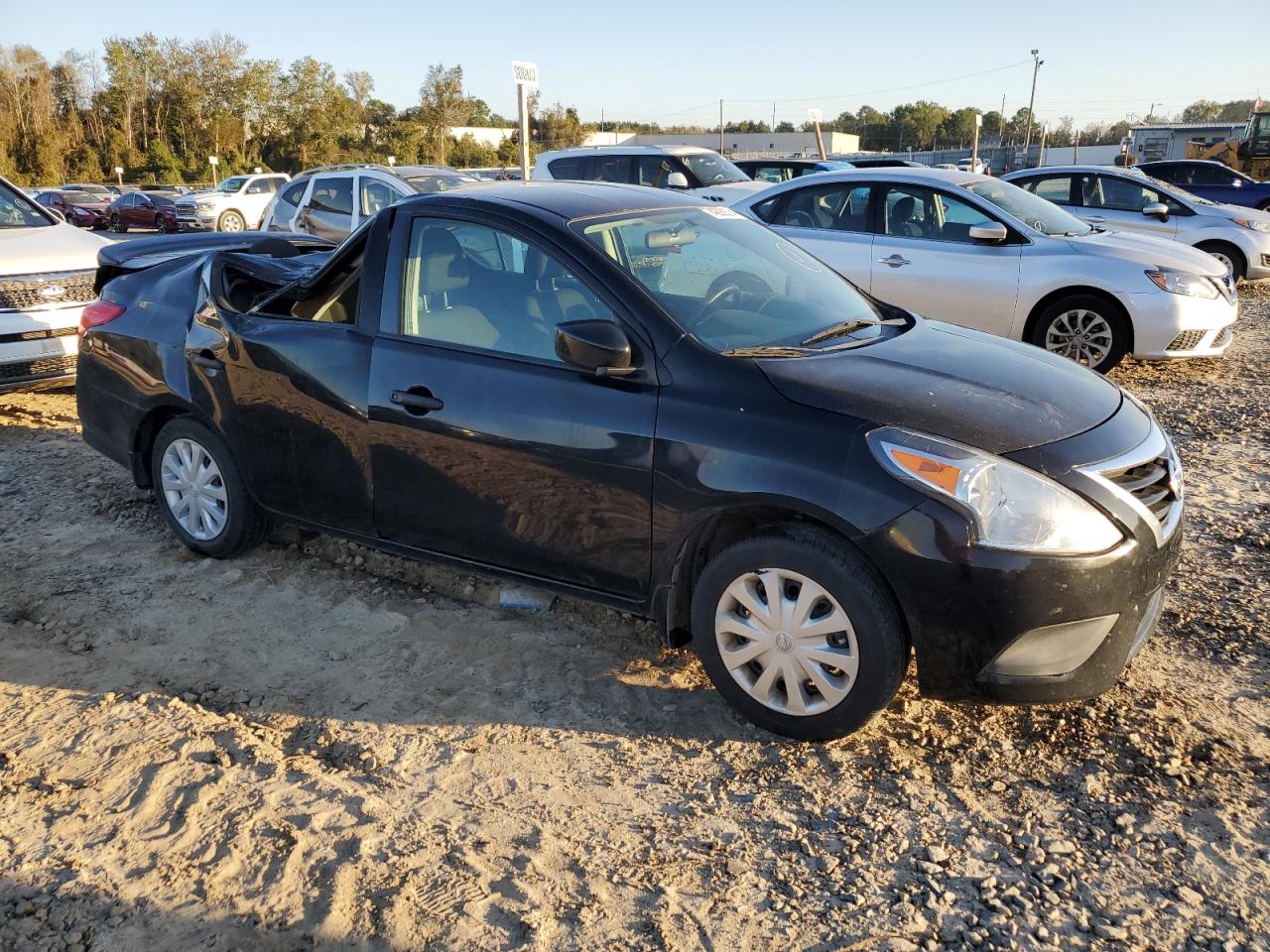 2019 Nissan Versa - Image 4