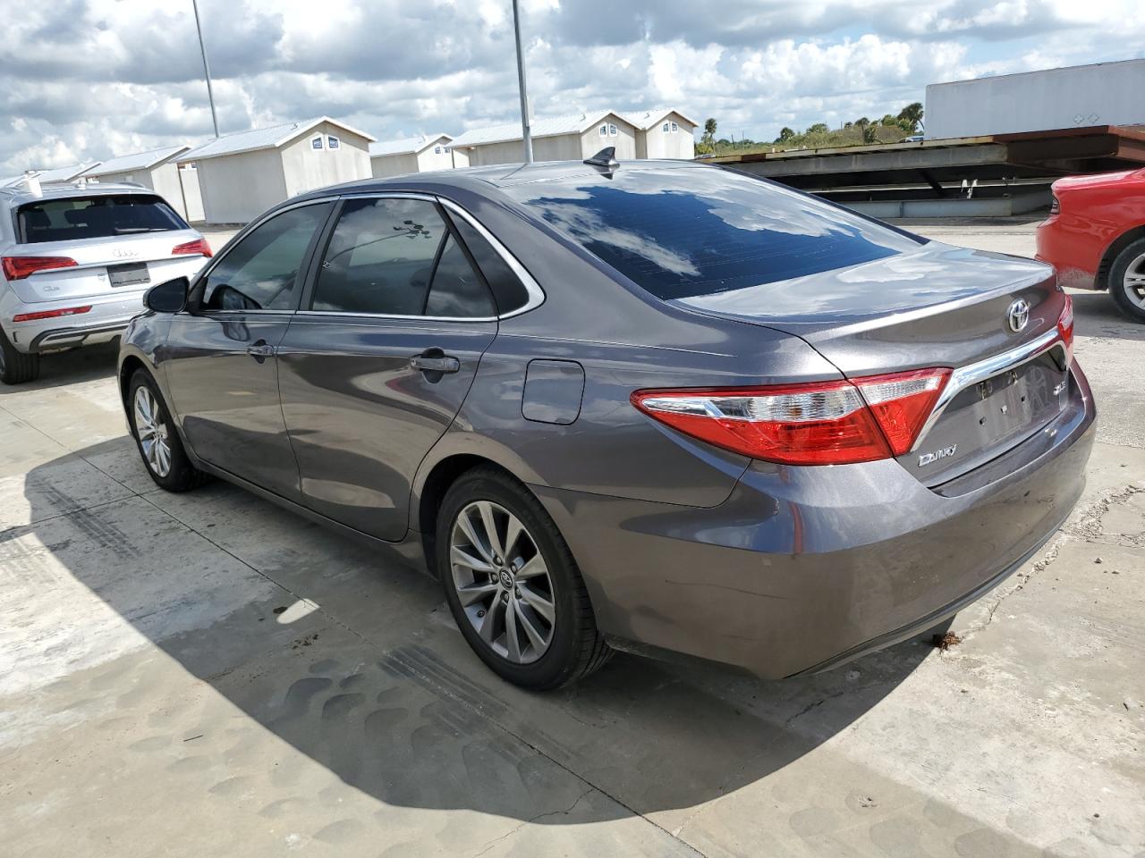 4T1BF1FK3FU981279 2015 TOYOTA CAMRY - Image 2