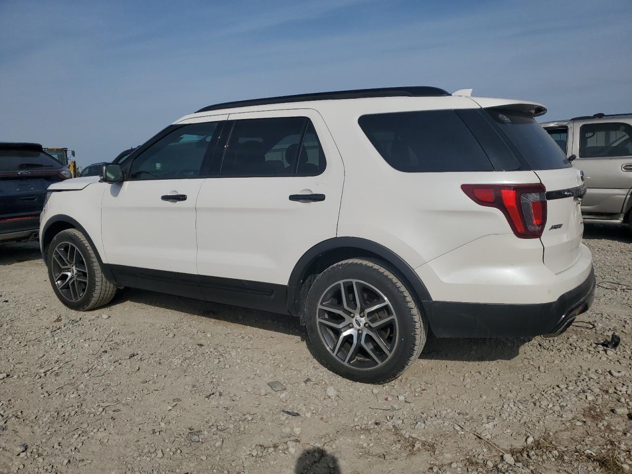 2017 Ford Explorer - Image 2