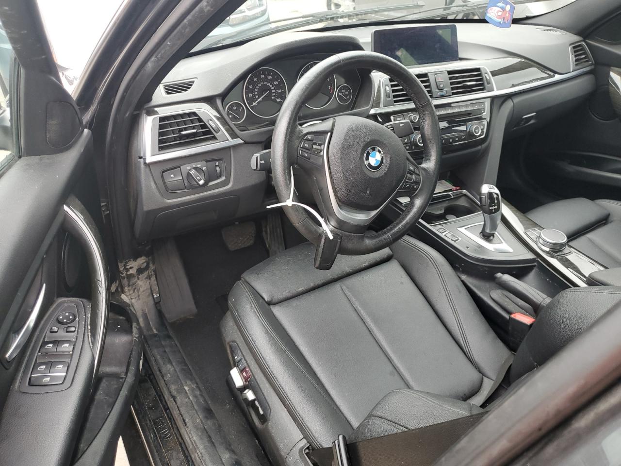 WBA8A3C55JA494552 2018 BMW 320 Xi