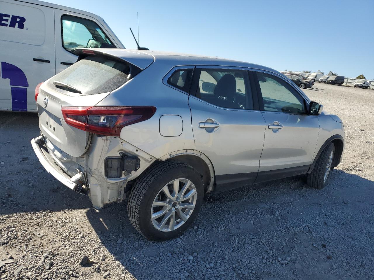 2021 Nissan Rogue - Image 3