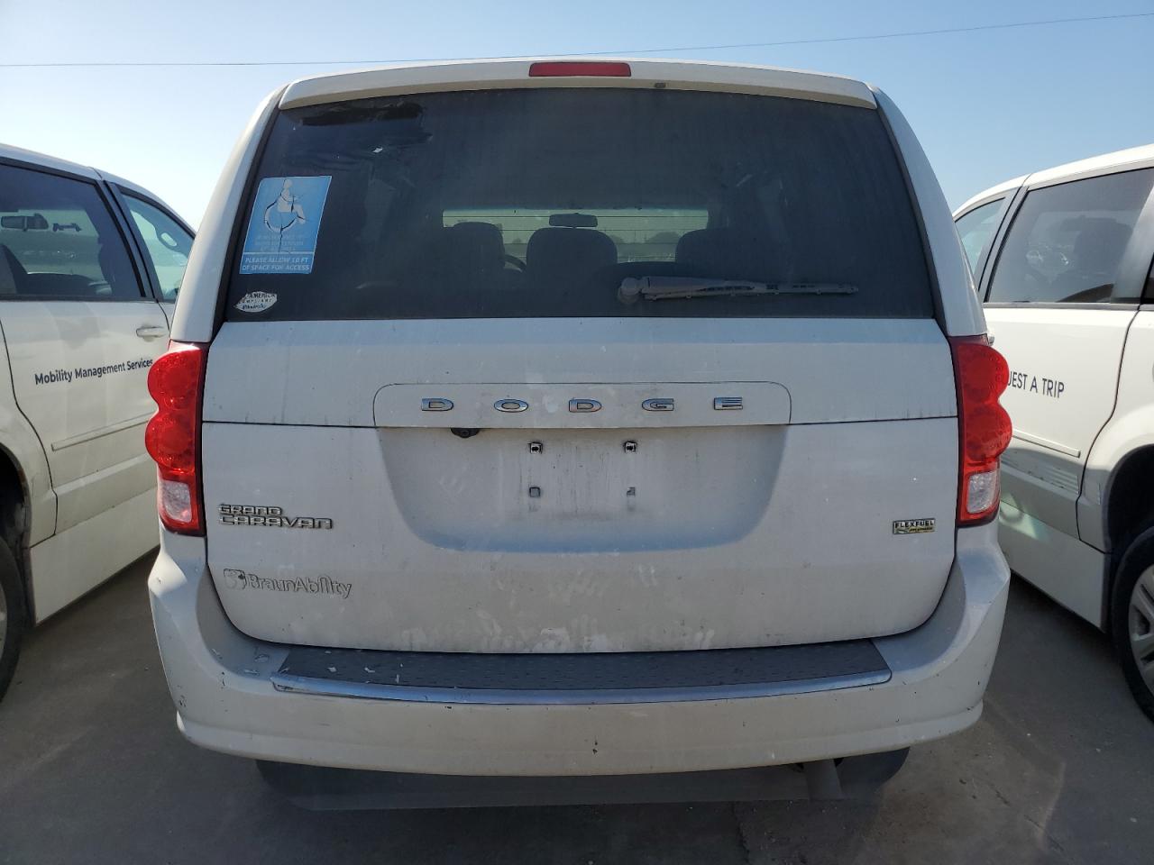 2017 Dodge Caravan - Image 6