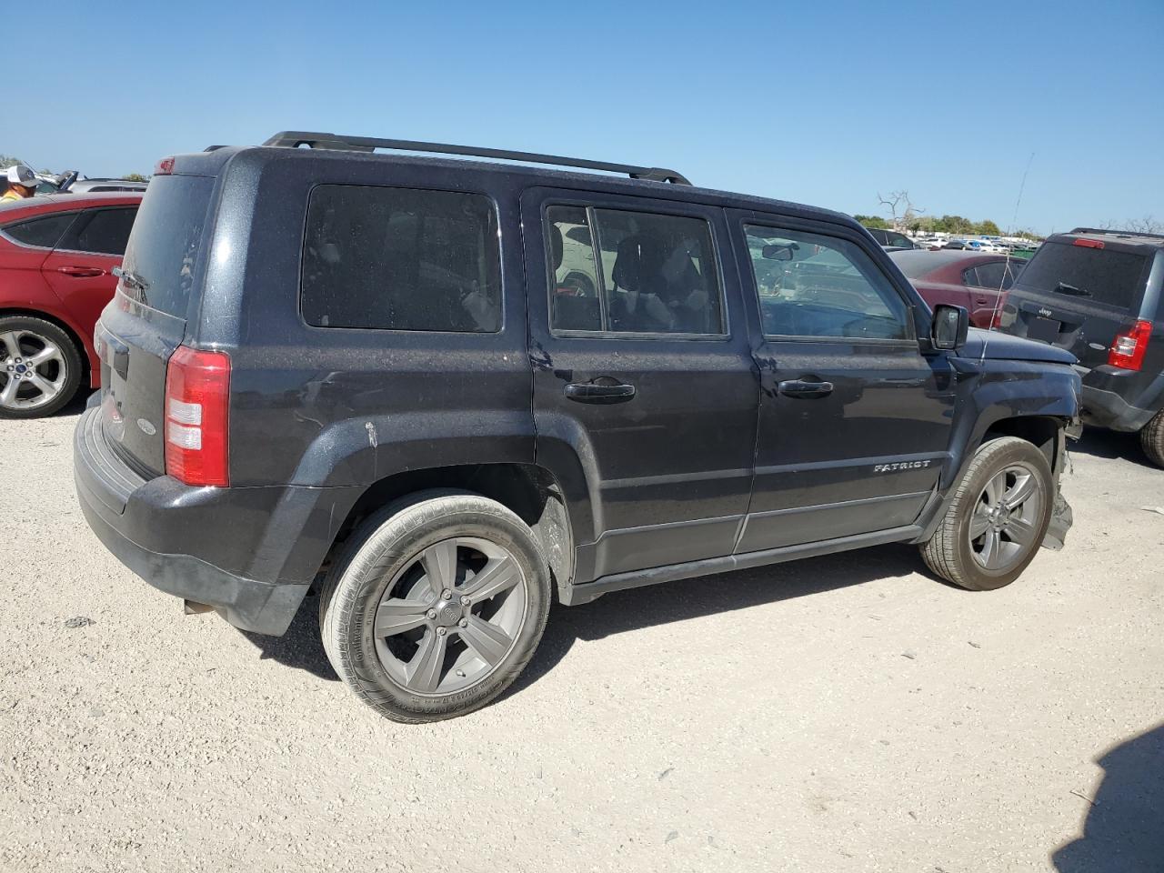 VIN 1C4NJPFAXFD220369 2015 JEEP PATRIOT no.3