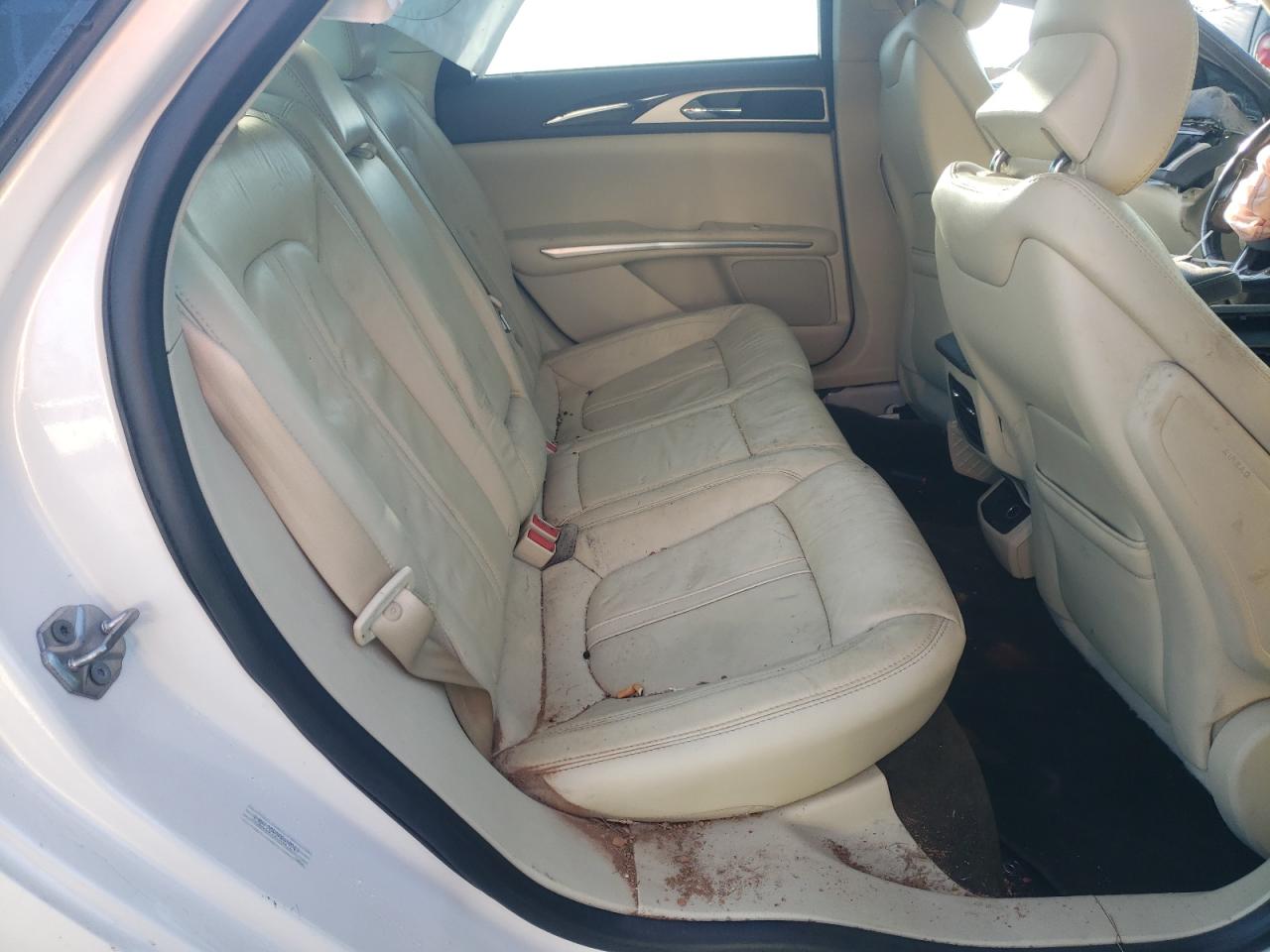 2015 Lincoln MKZ - Image 10