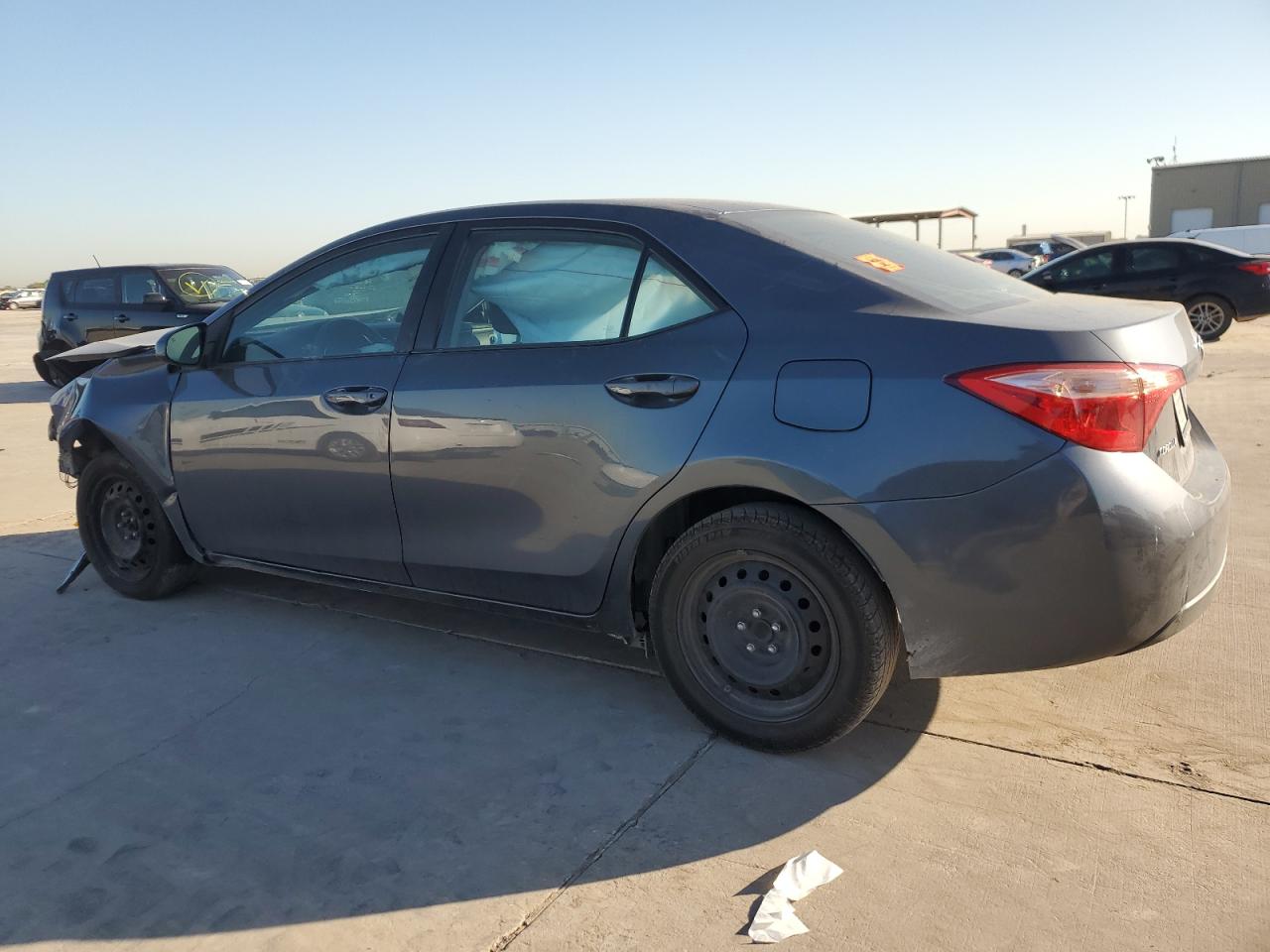 VIN 5YFBURHE0JP815758 2018 TOYOTA COROLLA no.2