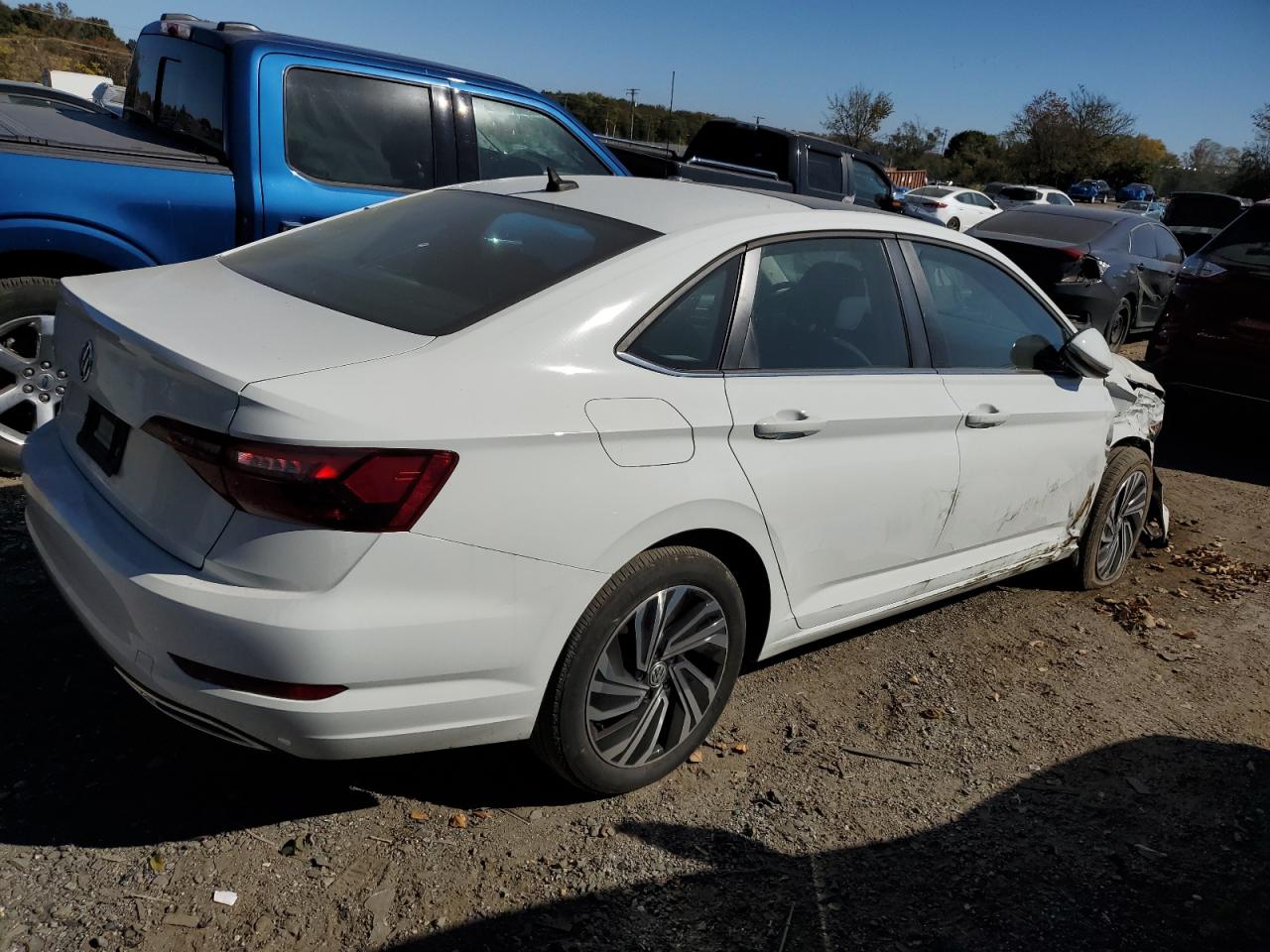 2021 Volkswagen Jetta - Image 3