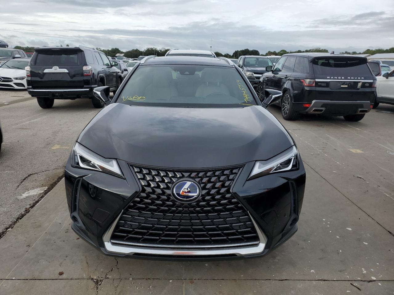 2022 Lexus UX - Image 5