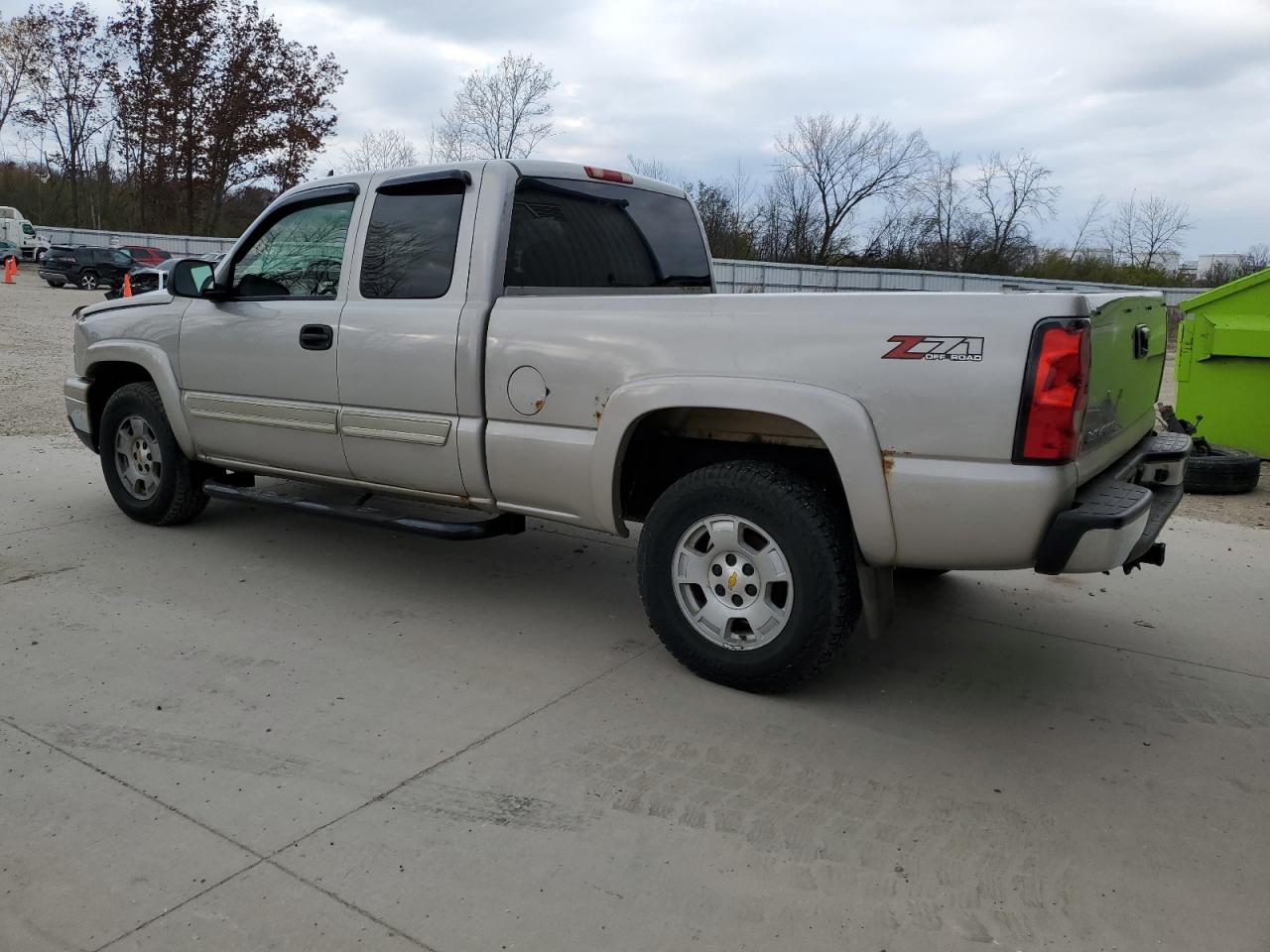 2006 Chevrolet Silverado - Image 2
