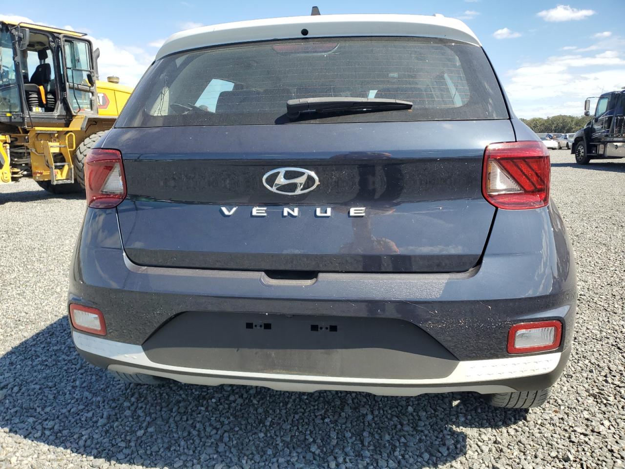 2022 Hyundai Venue Sel VIN: KMHRC8A3XNU170822 Lot: 77037074