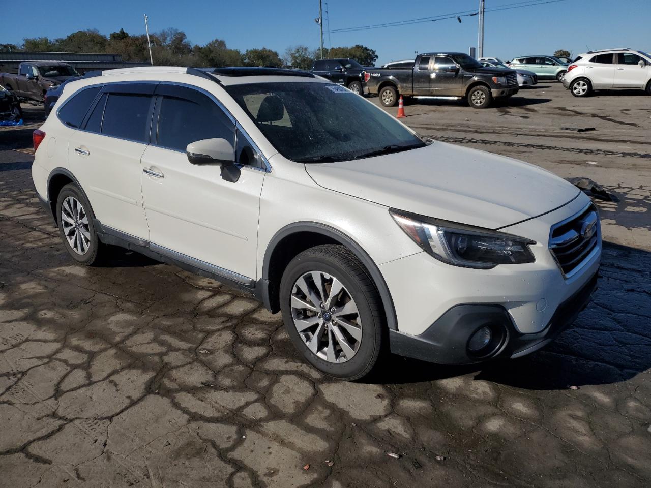 2018 Subaru Outback - Image 4
