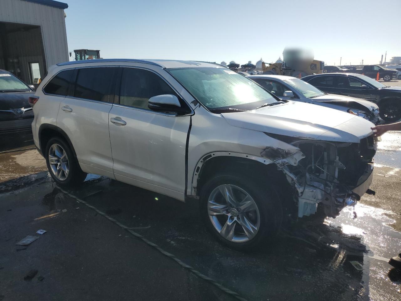 2015 Toyota Highlander - Image 4