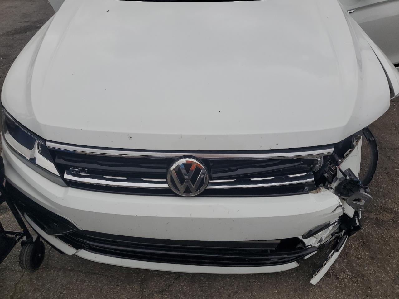 3VV3B7AX3LM178404 2020 Volkswagen Tiguan Se