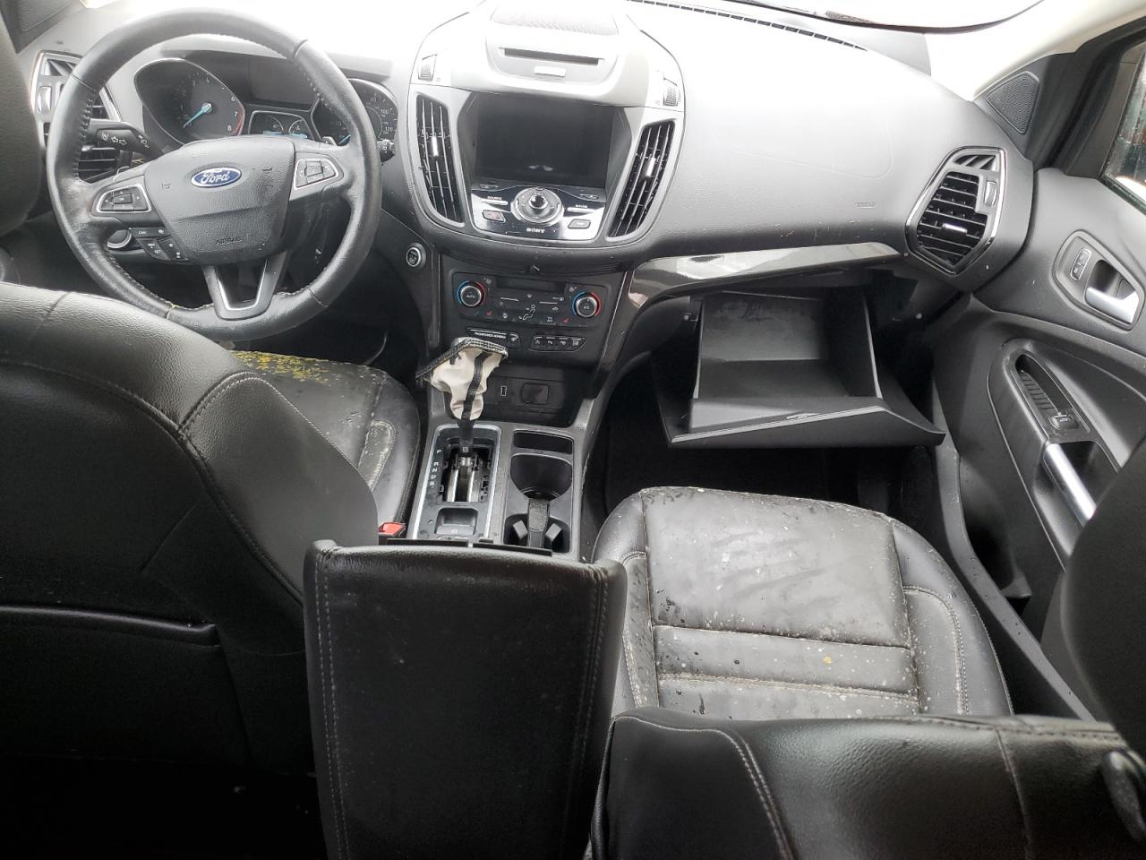 1FMCU0J93HUA75953 2017 Ford Escape Titanium