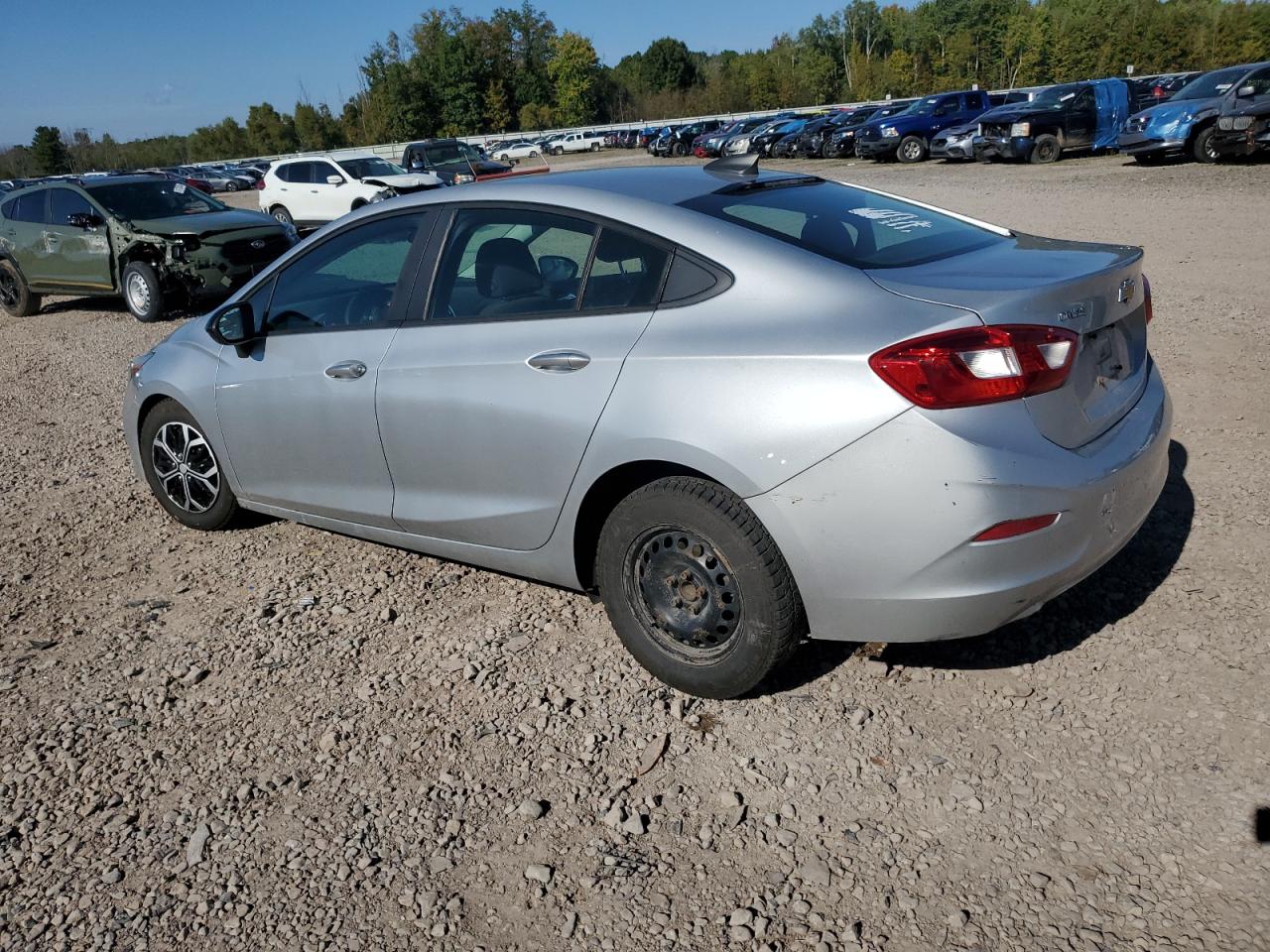 2016 Chevrolet Cruze - Image 2