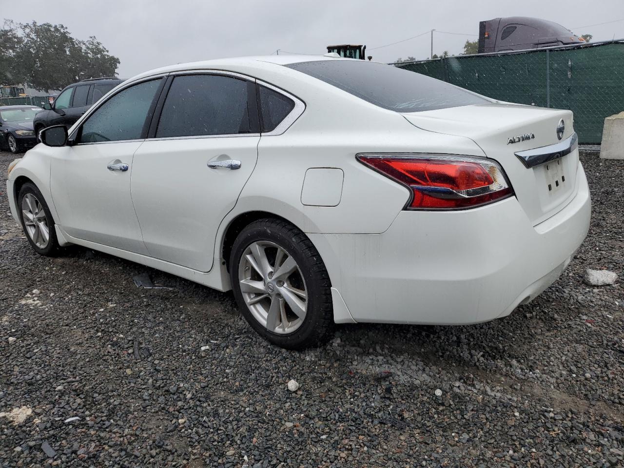 1N4AL3APXFN878464 2015 NISSAN ALTIMA - Image 2