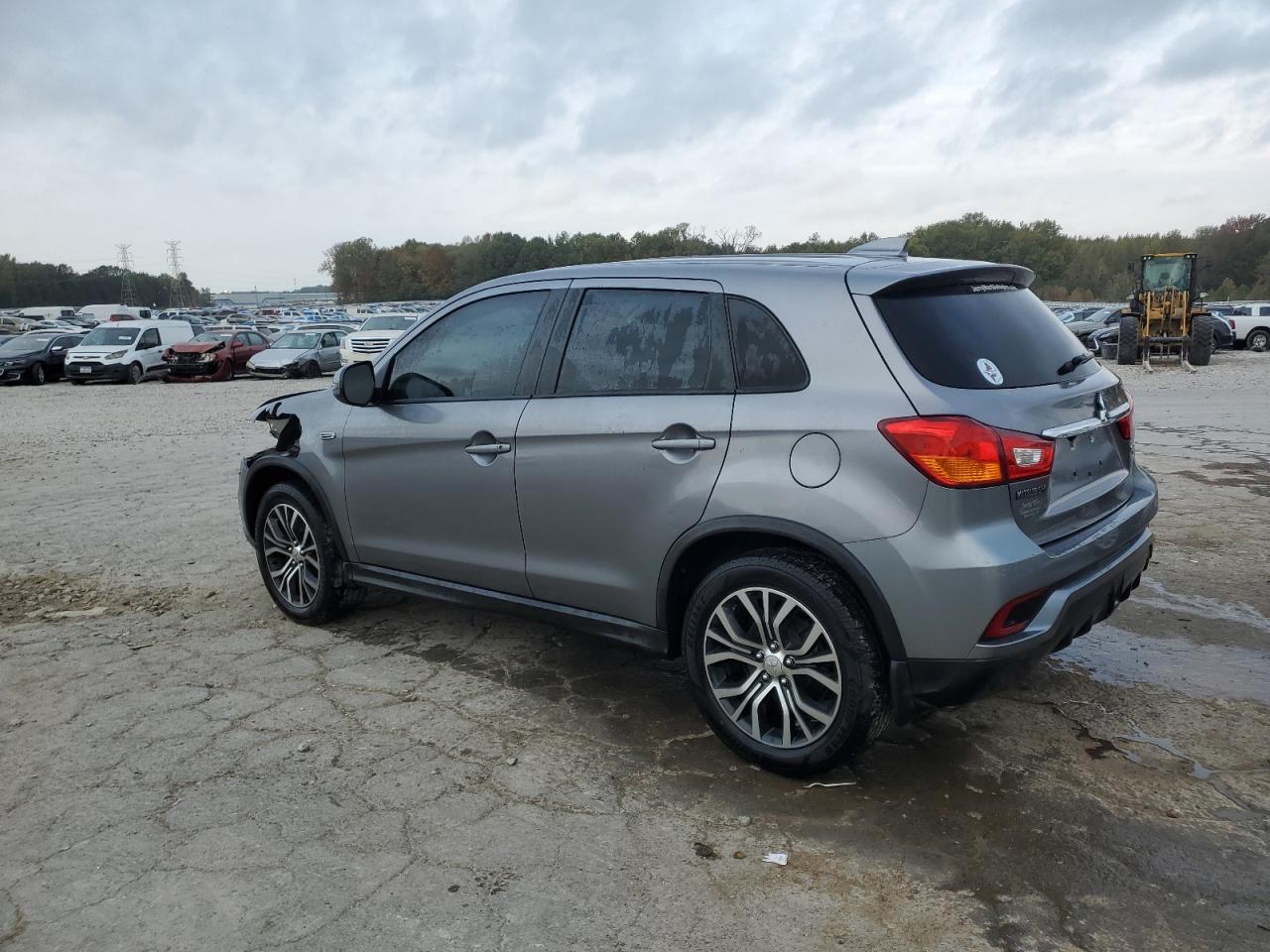 2019 Mitsubishi Outlander - Image 2