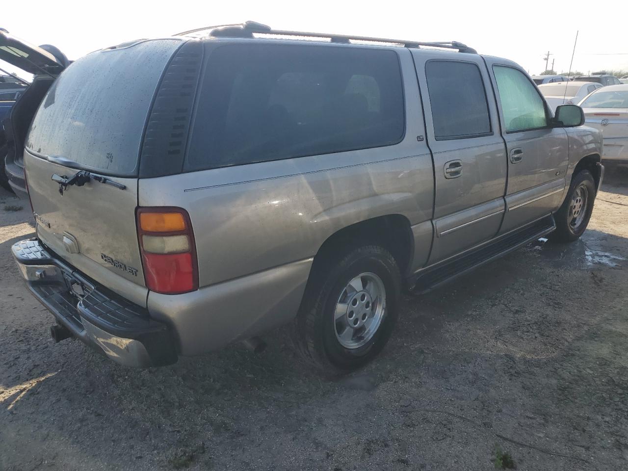 2000 Chevrolet Suburban - Image 3