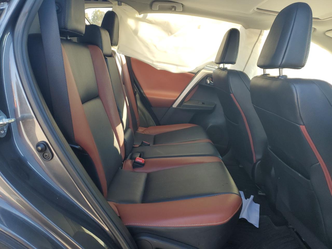 2014 Toyota RAV 4 - Image 12