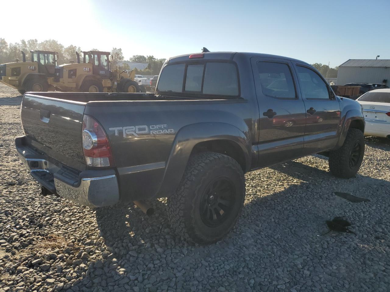 2015 Toyota Tacoma - Image 3