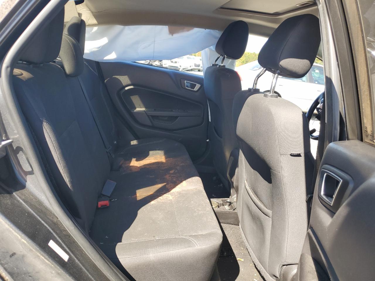 2016 Ford Fiesta - Image 11