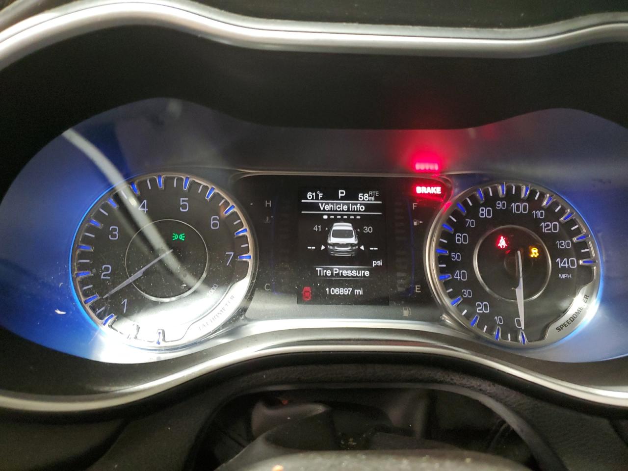 2015 Chrysler 200 - Image 9