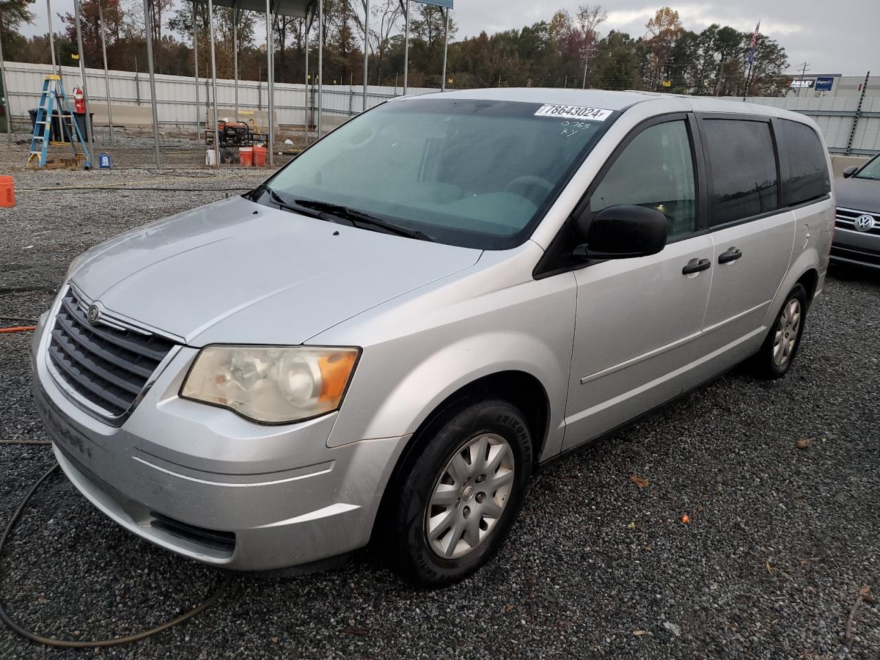 2008 Chrysler Town & Country - Image 1