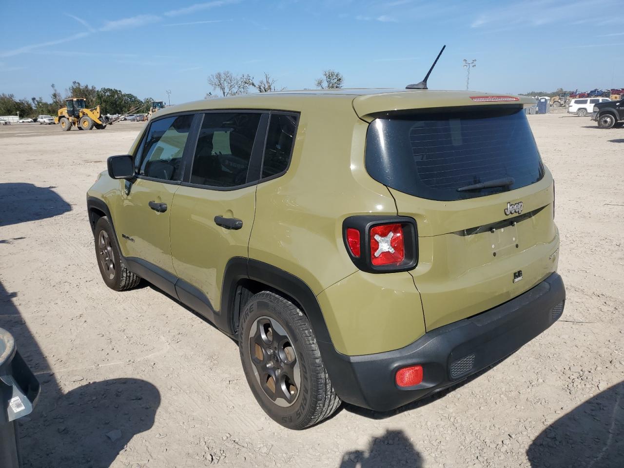 VIN ZACCJAAT5FPC13330 2015 JEEP RENEGADE no.2