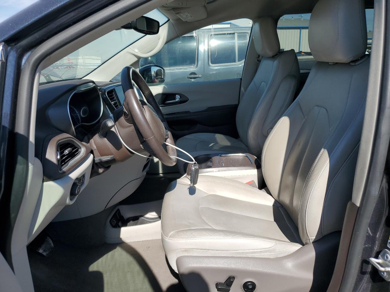 2021 Chrysler Pacifica - Image 7