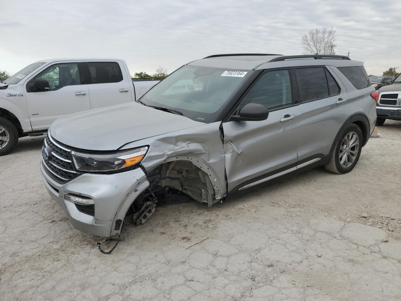 2022 Ford Explorer - Image 1