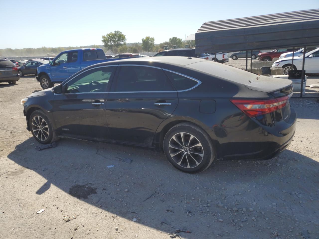 4T1BD1EB6HU058479 2017 TOYOTA AVALON - Image 2