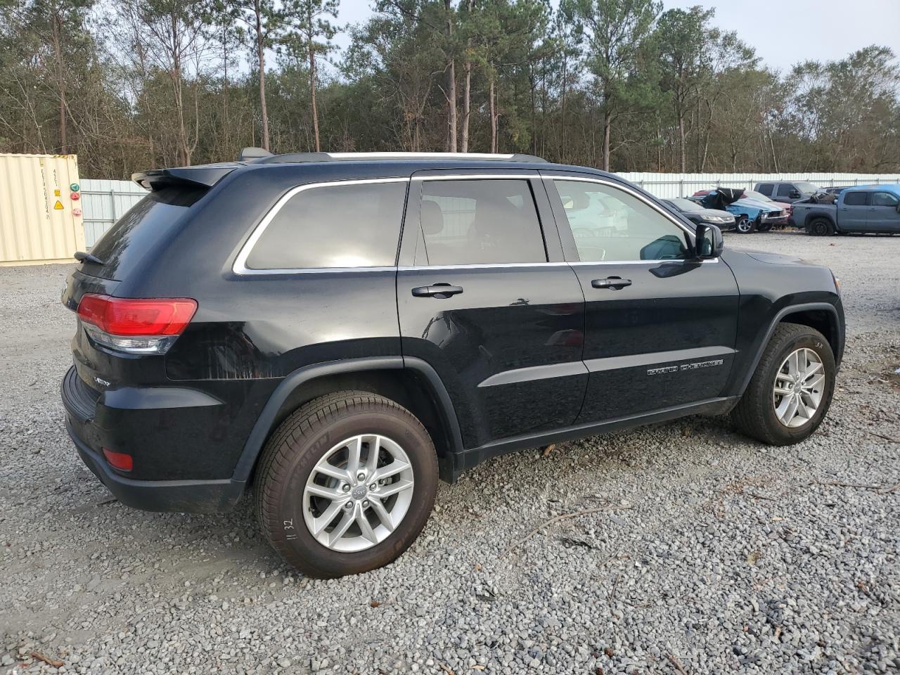 2018 Jeep Grand Cherokee - Image 3